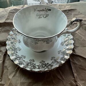 25th Anniversary Teacup et Saucer and Large Plate